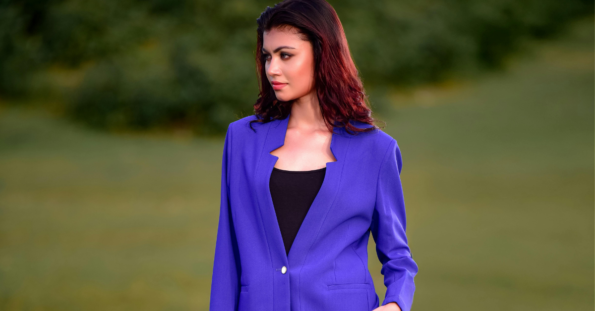 The Ultimate Guide to Travel Scarves with Hidden Pockets for Your Passport and Phone