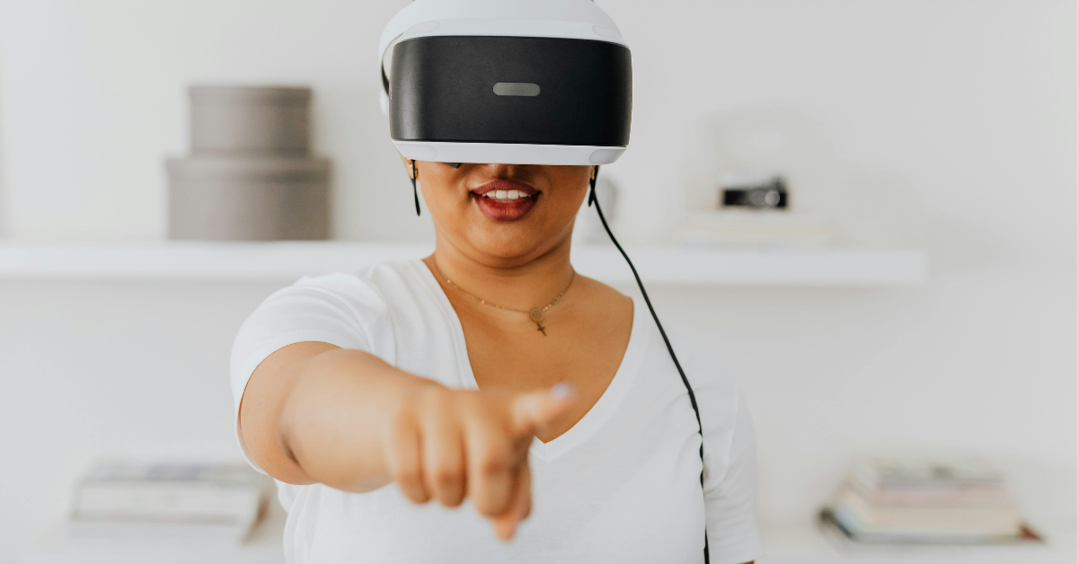 The Ultimate Guide to the Best Cable Management Kits for God-Tier Minimalist Gaming Desk Setups