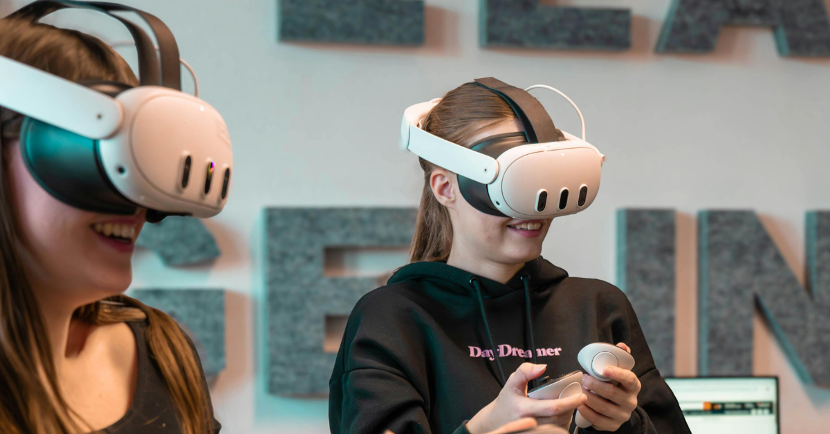 Sony vs. Samsung: Comparing the Top 144Hz Gaming TVs for PS5 Pro and Xbox Series X